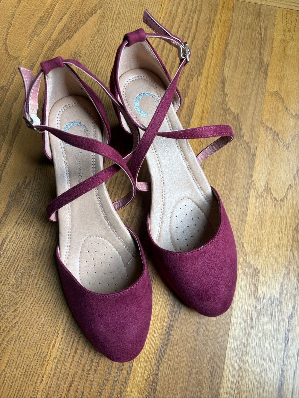 Journee Collection Burgundy Pump Heels 8.5M